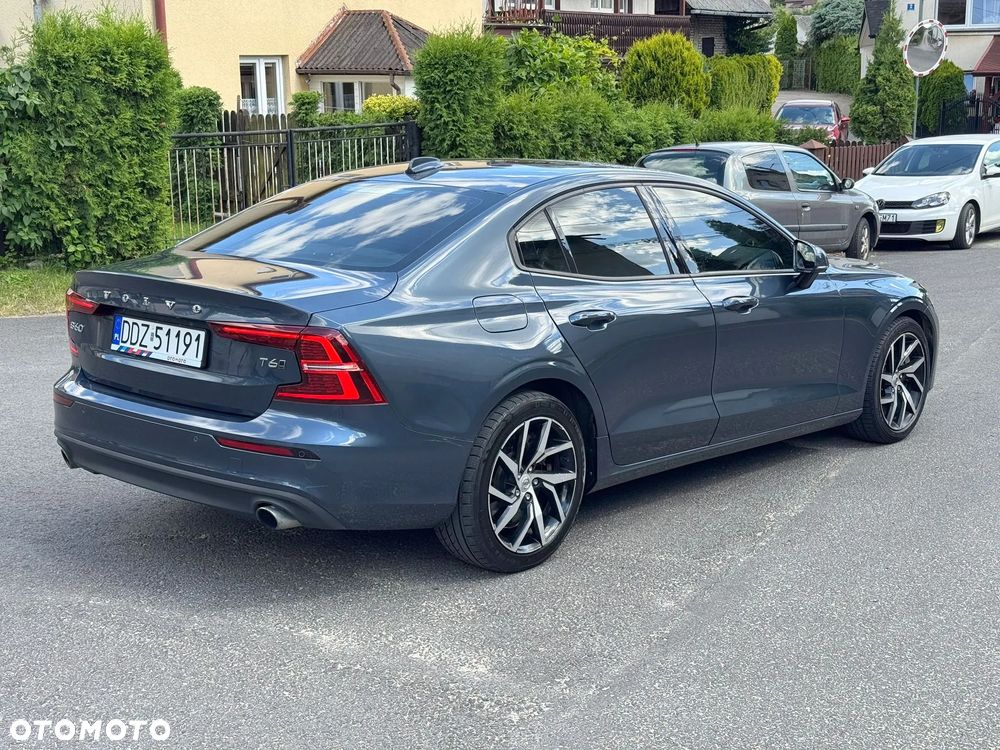 Volvo S60 T6 AWD Momentum Pro - 4