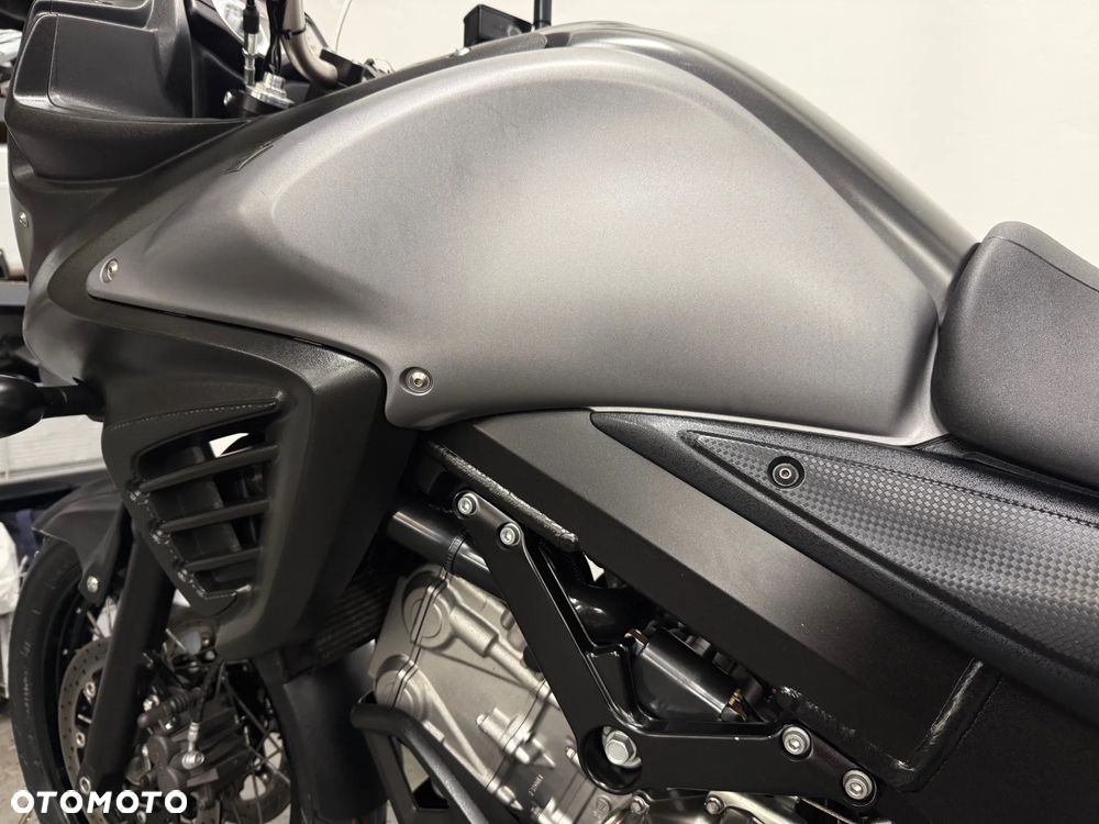 Suzuki V-STROM - 22