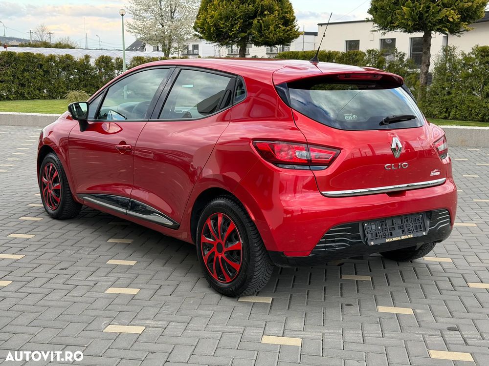 Renault Clio 1.2 16V 75 Dynamique - 10