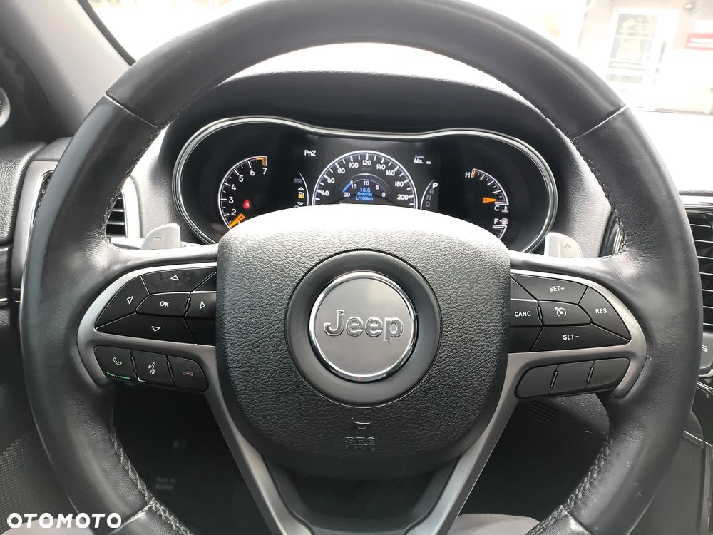 Jeep Grand Cherokee - 26