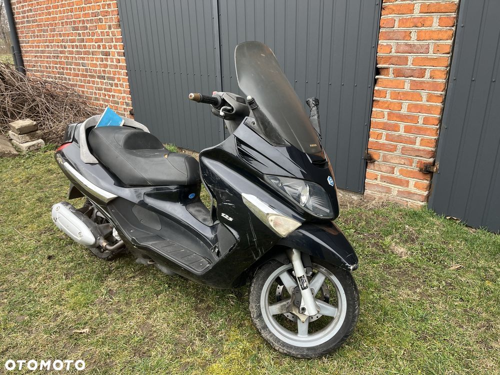 Piaggio Xevo 125 x-evo na części czasza Błotnik linka silnik gaźnik - 1