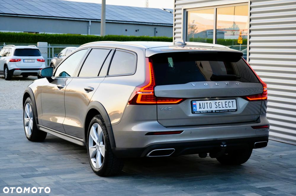 Volvo V60 Cross Country D4 AWD Geartronic Pro - 13