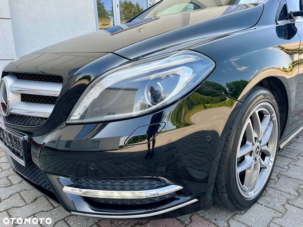 Mercedes-Benz Klasa B 180 Edition - 29