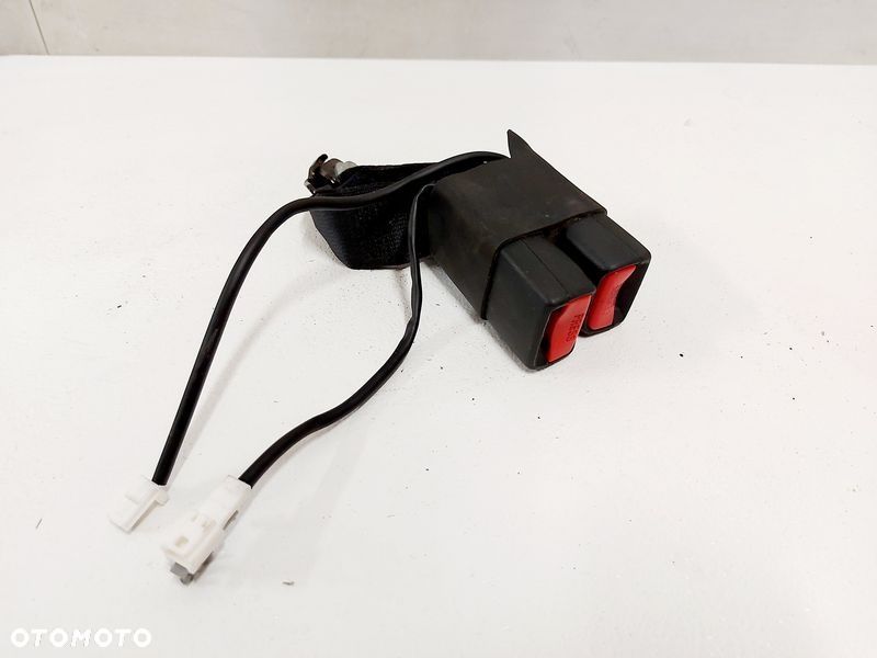 NISSAN QASHQAI II 2 J11 ZAPINKA PASA TYŁ ŚRODKOWA - 1