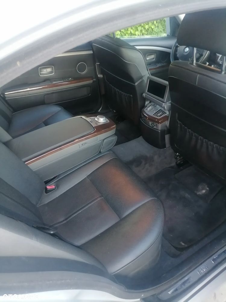 BMW Seria 7 750i L - 11