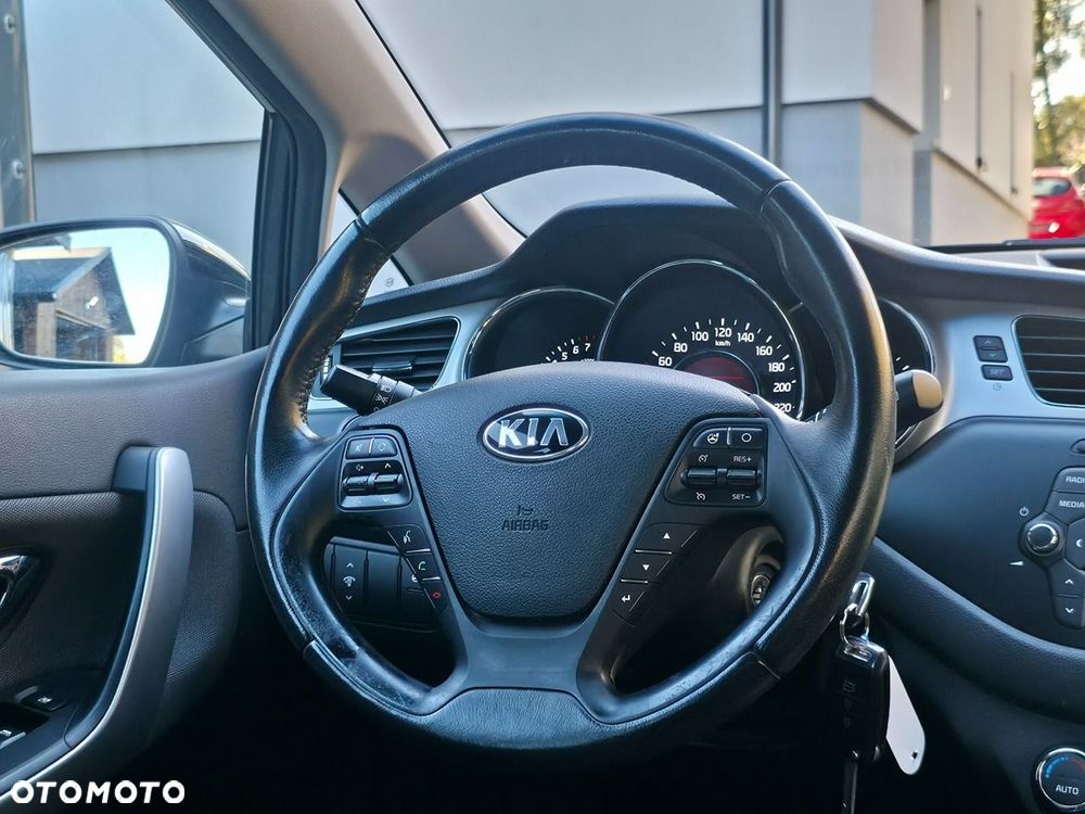 Kia Ceed - 13