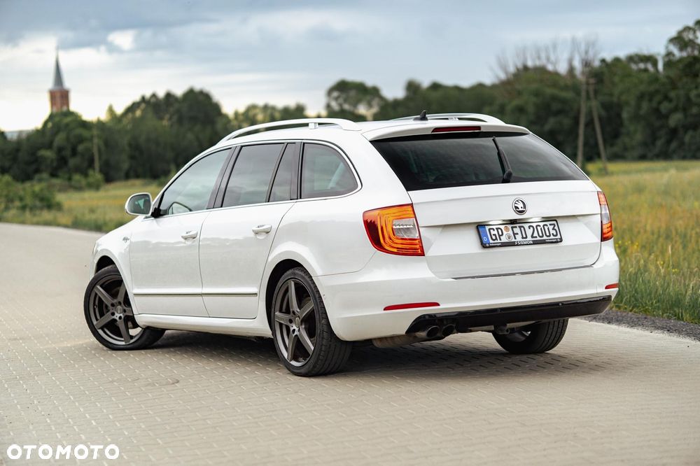 Skoda Superb 2.0 TDI L&K DSG - 15