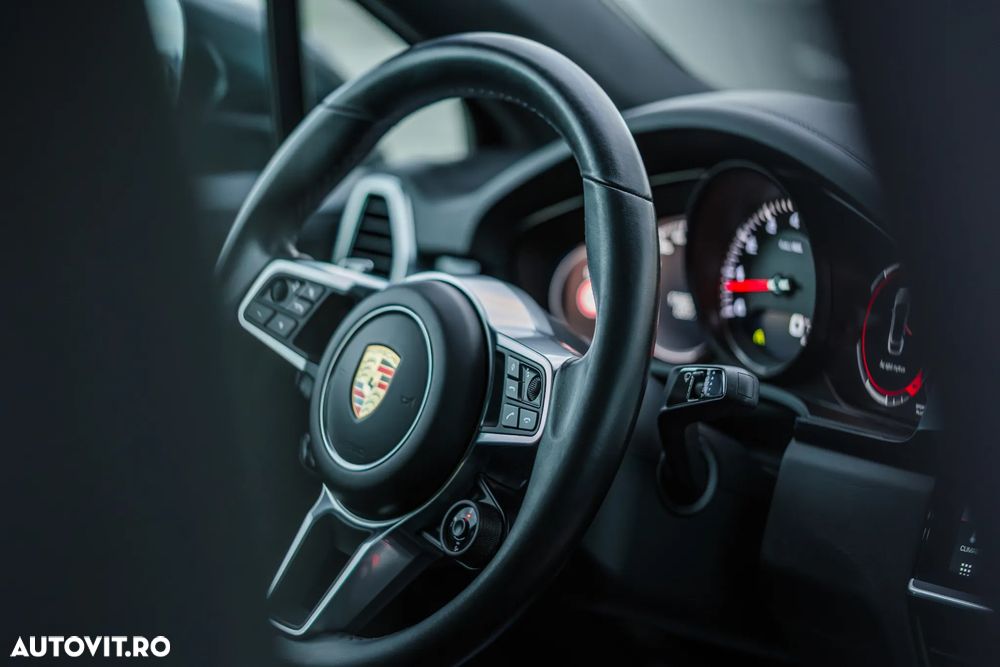 Porsche Cayenne Coupe S - 28