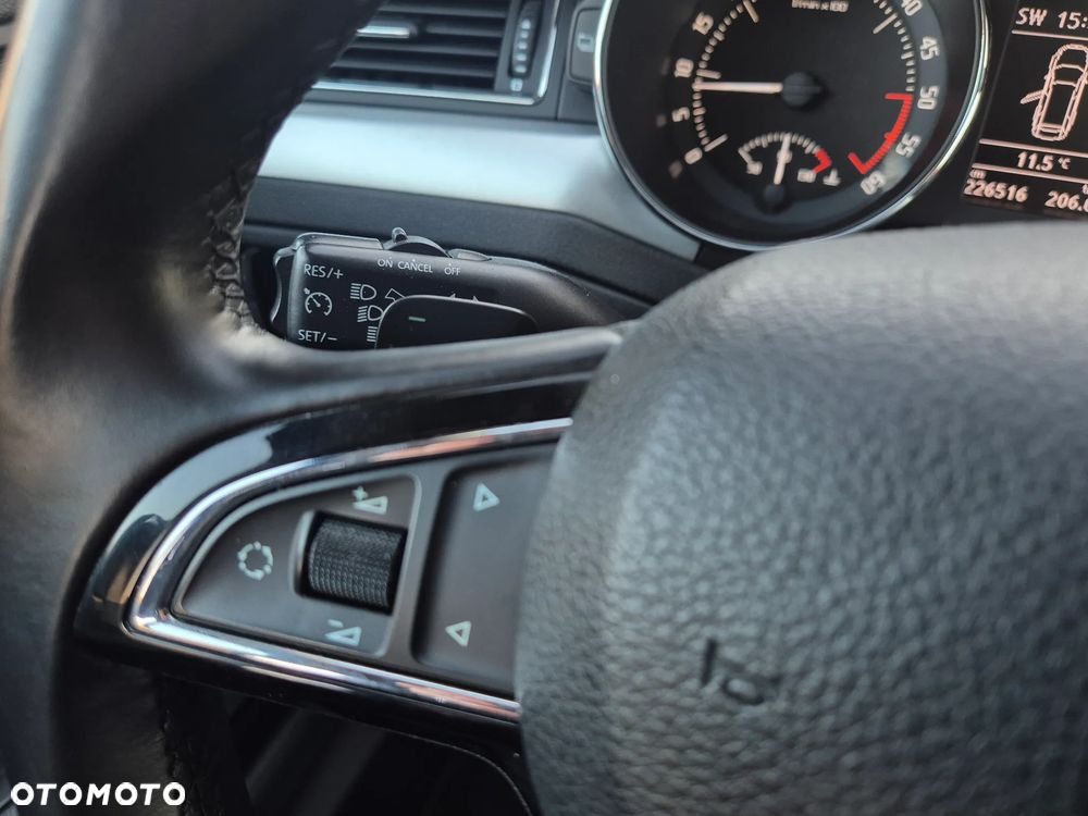 Skoda Superb 2.0 TDI DSG Elegance - 26