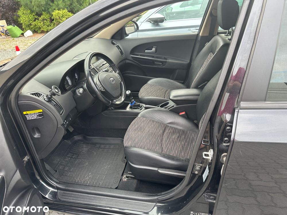 Kia Ceed 2.0 crdi Optimum + - 9