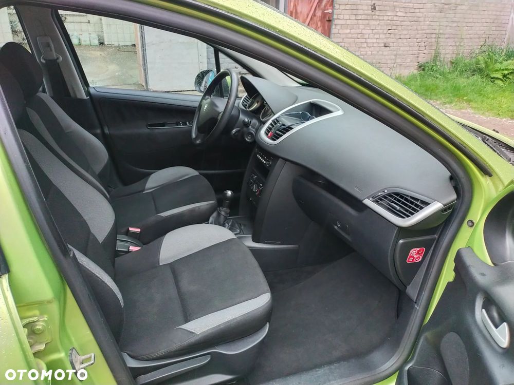 Peugeot 207 95 VTi Urban Style - 12