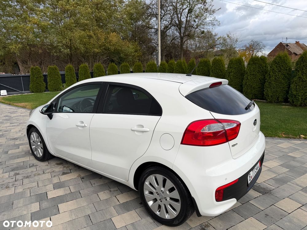 Kia Rio 1.2 M - 11