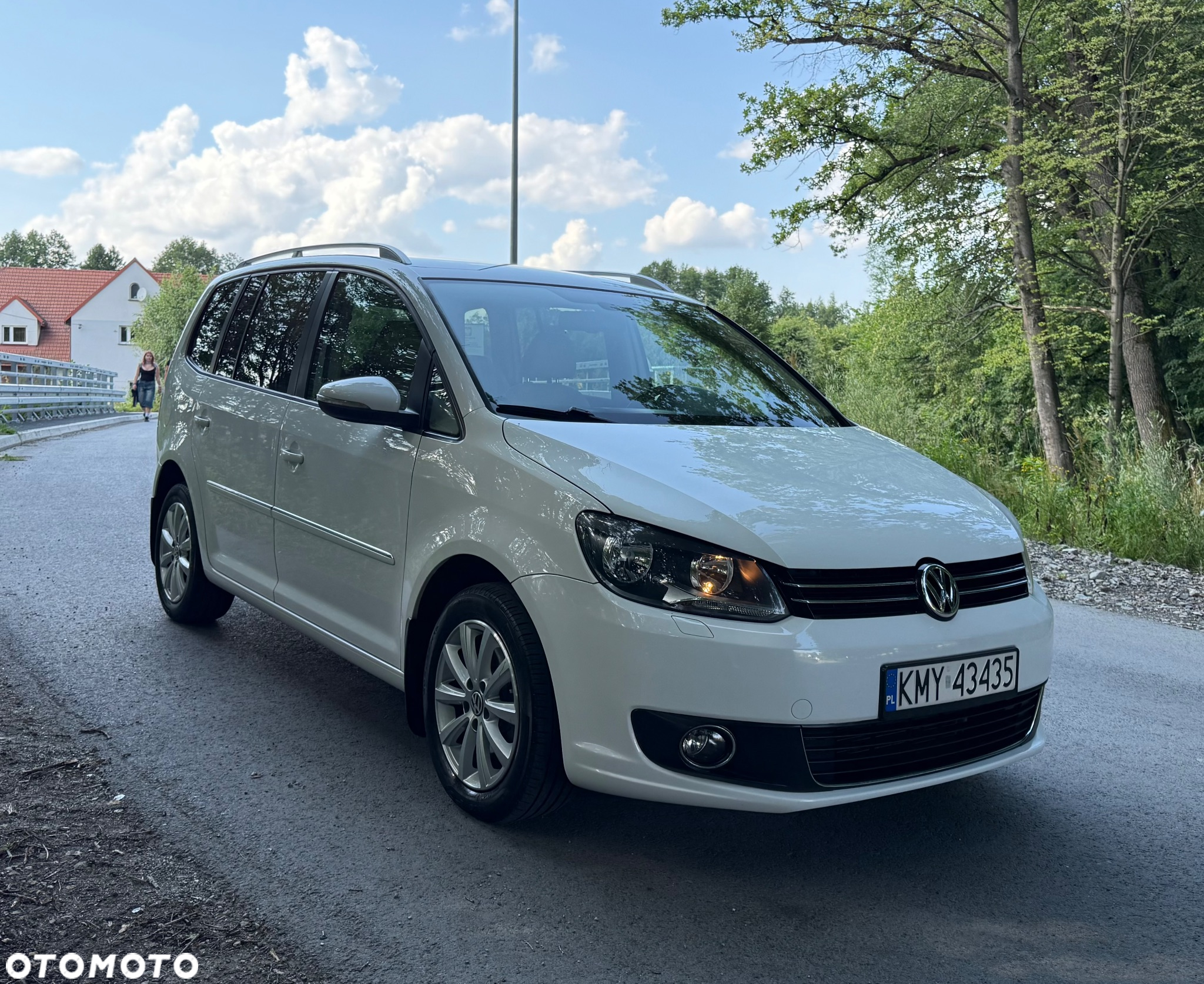 Volkswagen Touran 2.0 TDI DSG Highline - 4