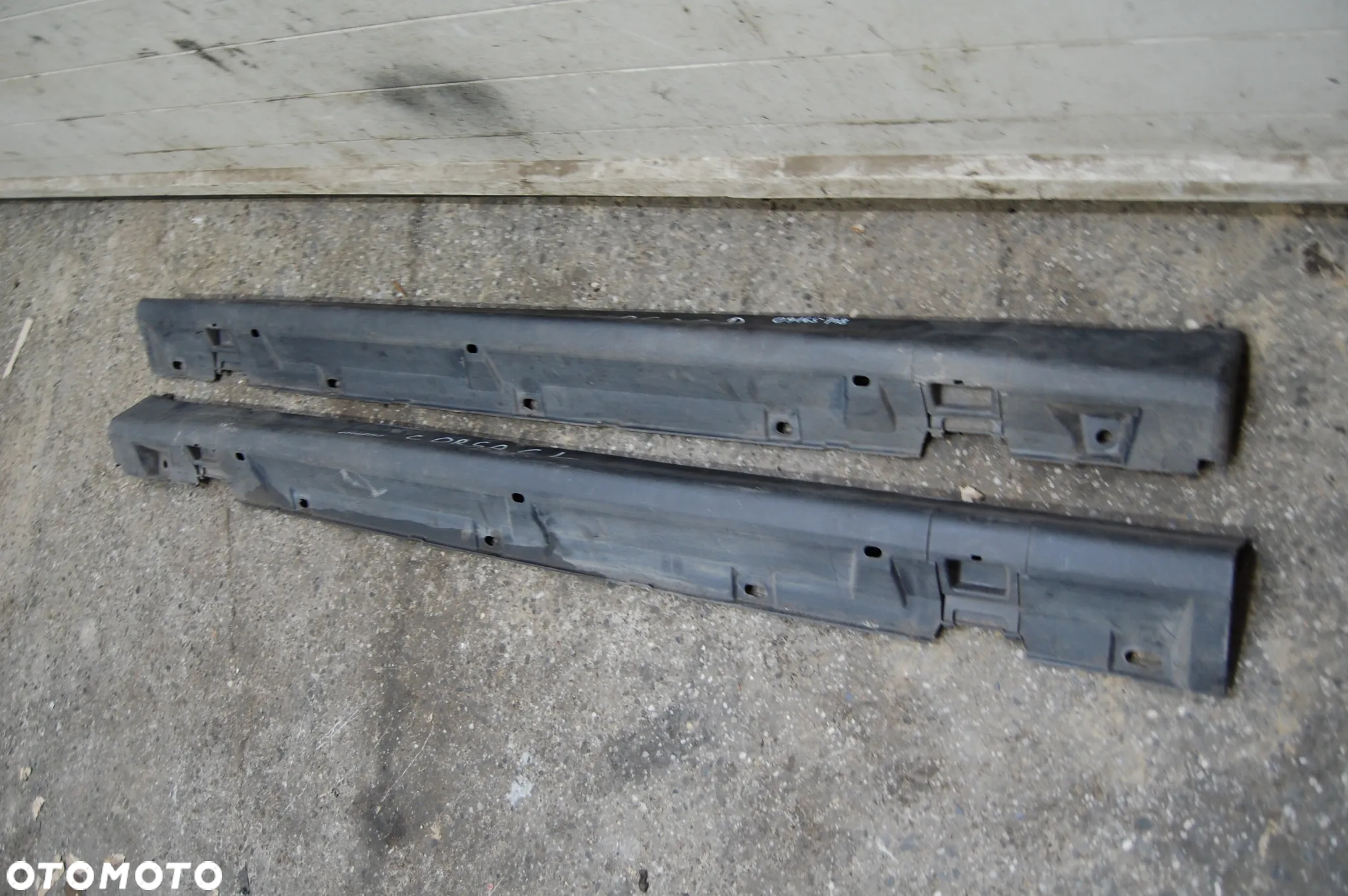 LISTWA PROGOWA LEWA OPEL CORSA C 3D 09165717 - 2