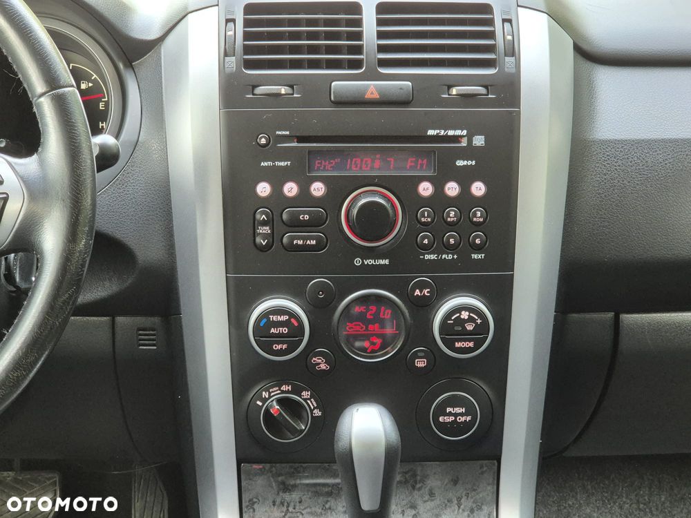 Suzuki Grand Vitara 2.4 De Luxe - 37