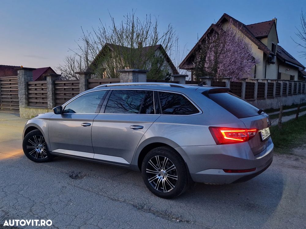 Skoda Superb 2.0 TDI DSG 4X4 Ambition - 2