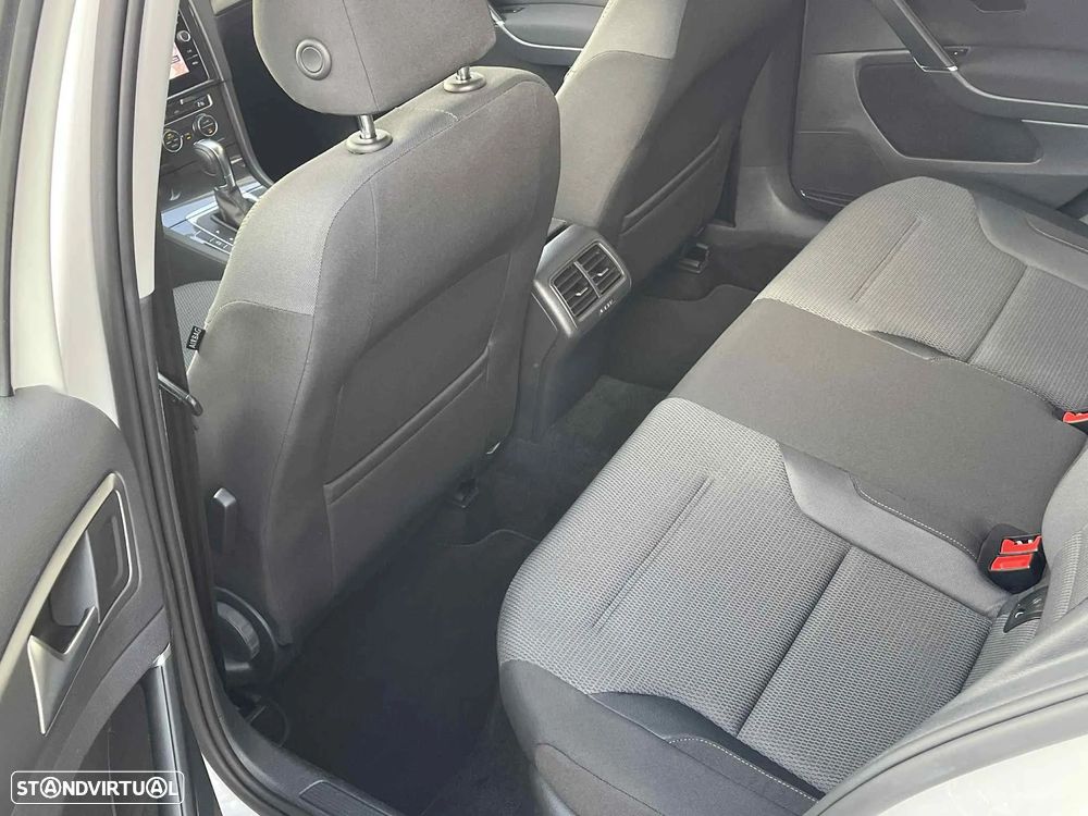 VW Golf 1.0 TSI Confortline DSG - 37