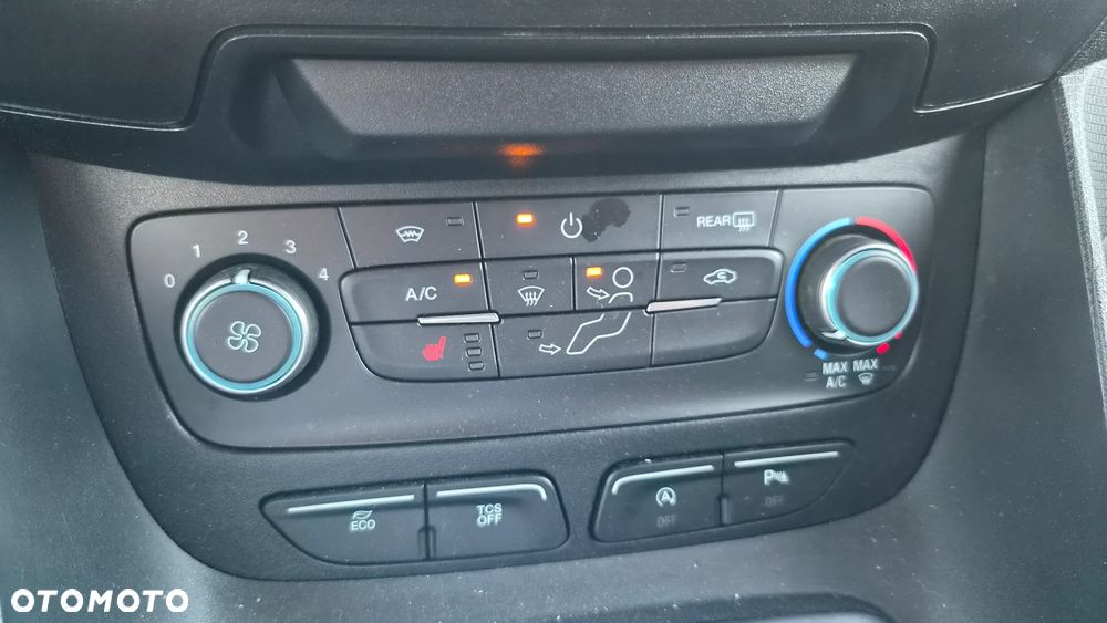 Ford Transit Connect - 13