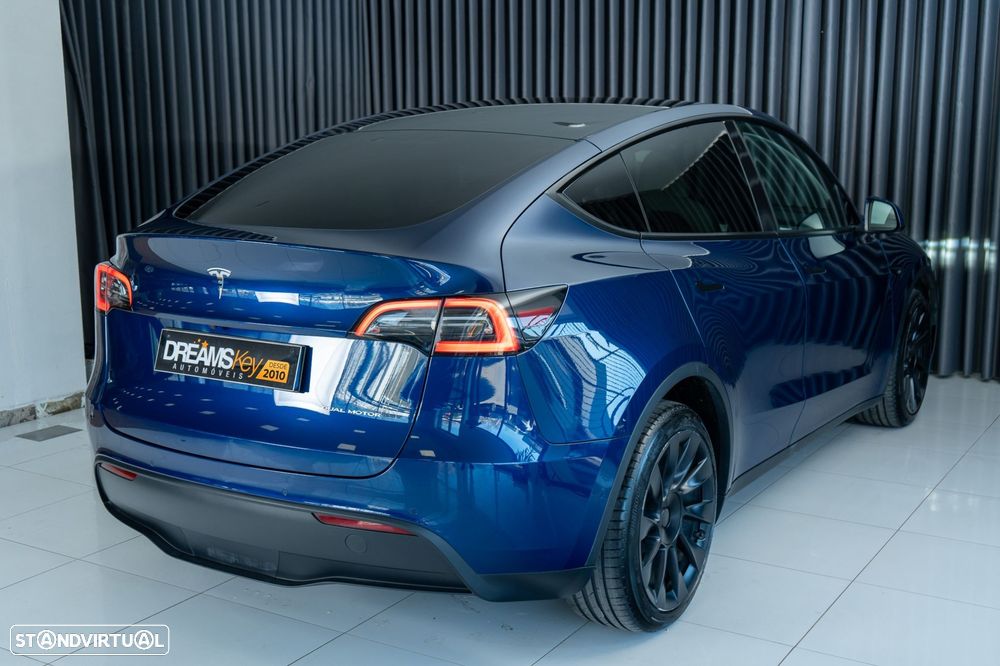 Tesla Model Y Long Range Dual Motor AWD - 4