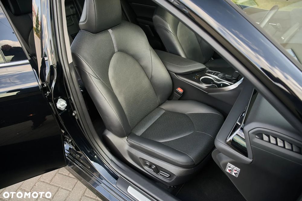 Toyota Camry 2.5 Hybrid Executive CVT - 38