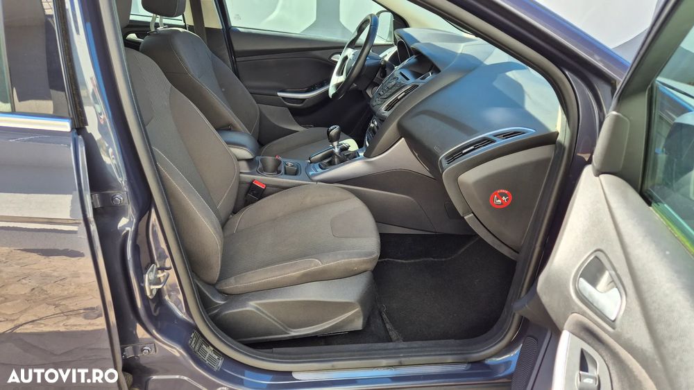 Ford Focus 1.6 TDCI DPF Titanium - 6