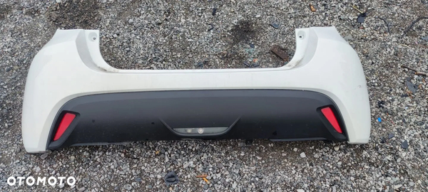Toyota Yaris Hybrid 1.5 2022rok zderzak tył, wanna