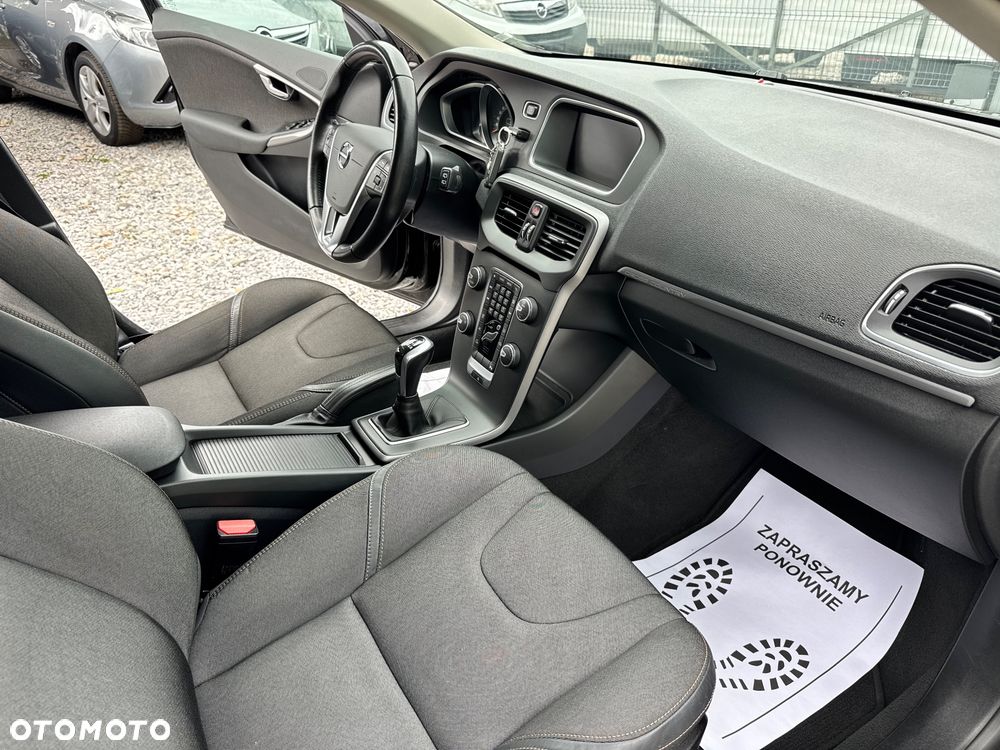 Volvo V40 D2 Momentum - 19