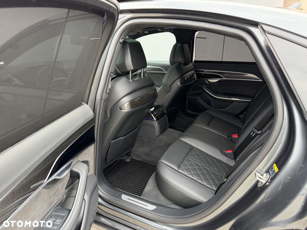 Audi S8 - 11