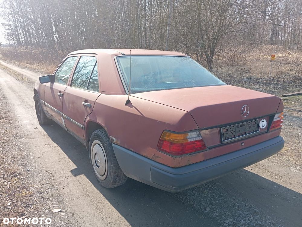 Mercedes-Benz W124 (1984-1993) - 12