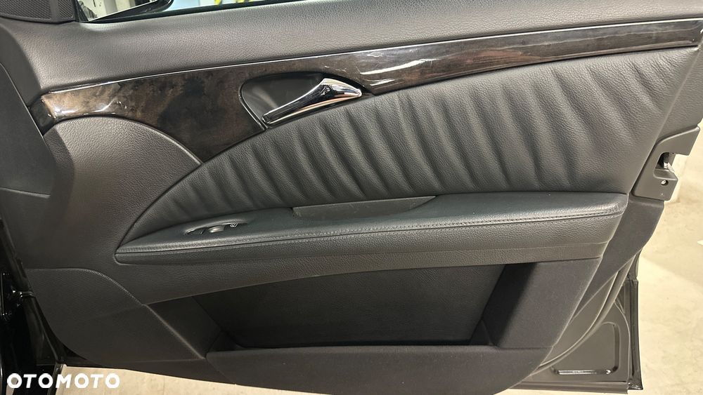 Mercedes-Benz Klasa E 320 Avantgarde - 31
