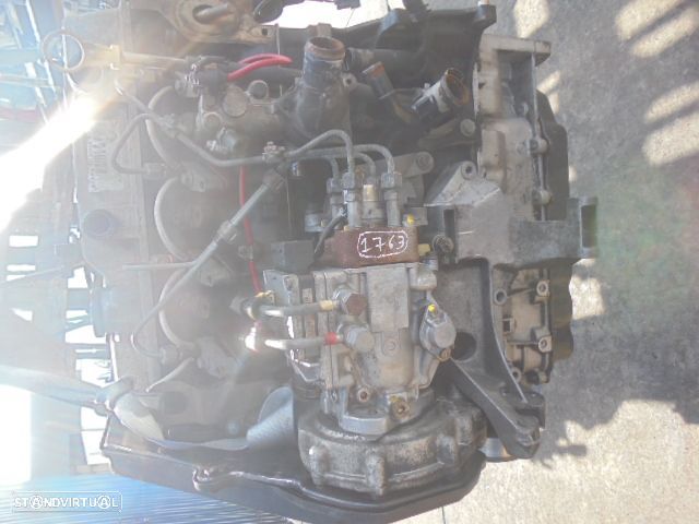 Motor C9DB FORD FOCUS 2001 1.8 TURBO DI  TDDI 90CV 3P CINZA - 2