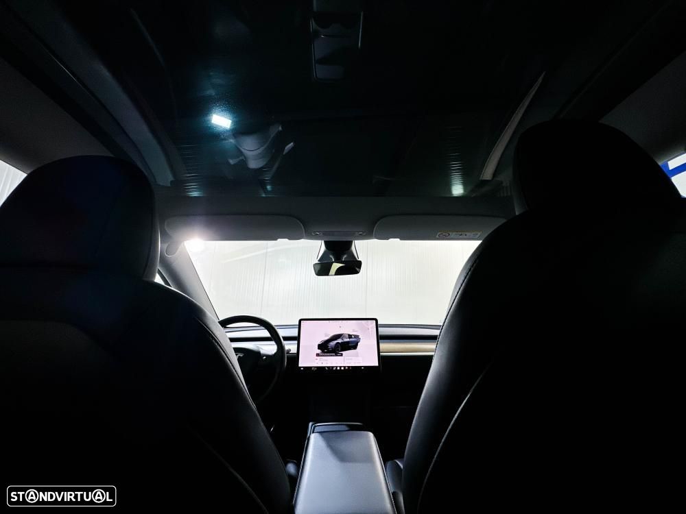 Tesla Model Y - 26