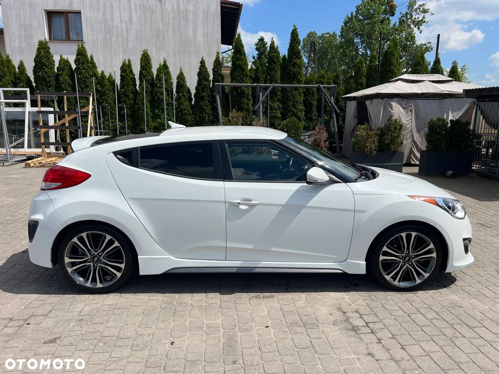 Hyundai Veloster - 2