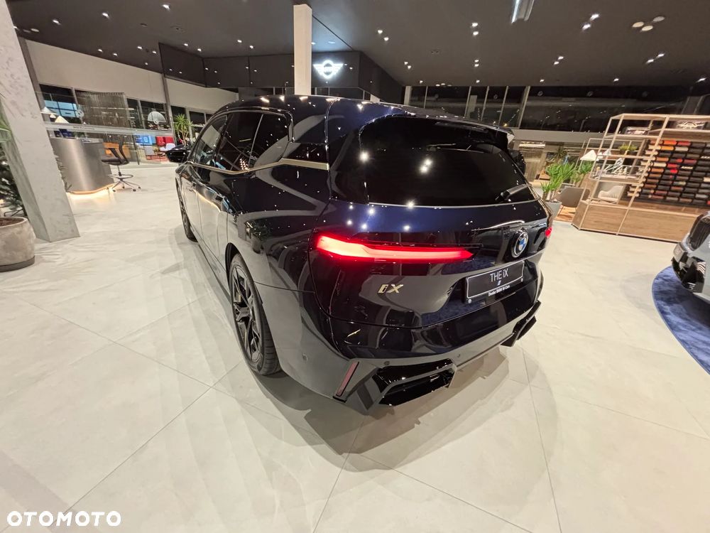 BMW iX - 5