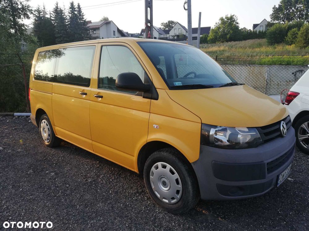 Volkswagen Caravelle - 1