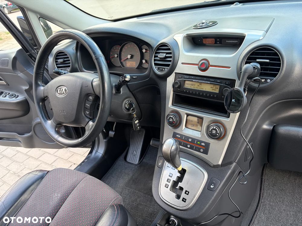 Kia Carens - 29