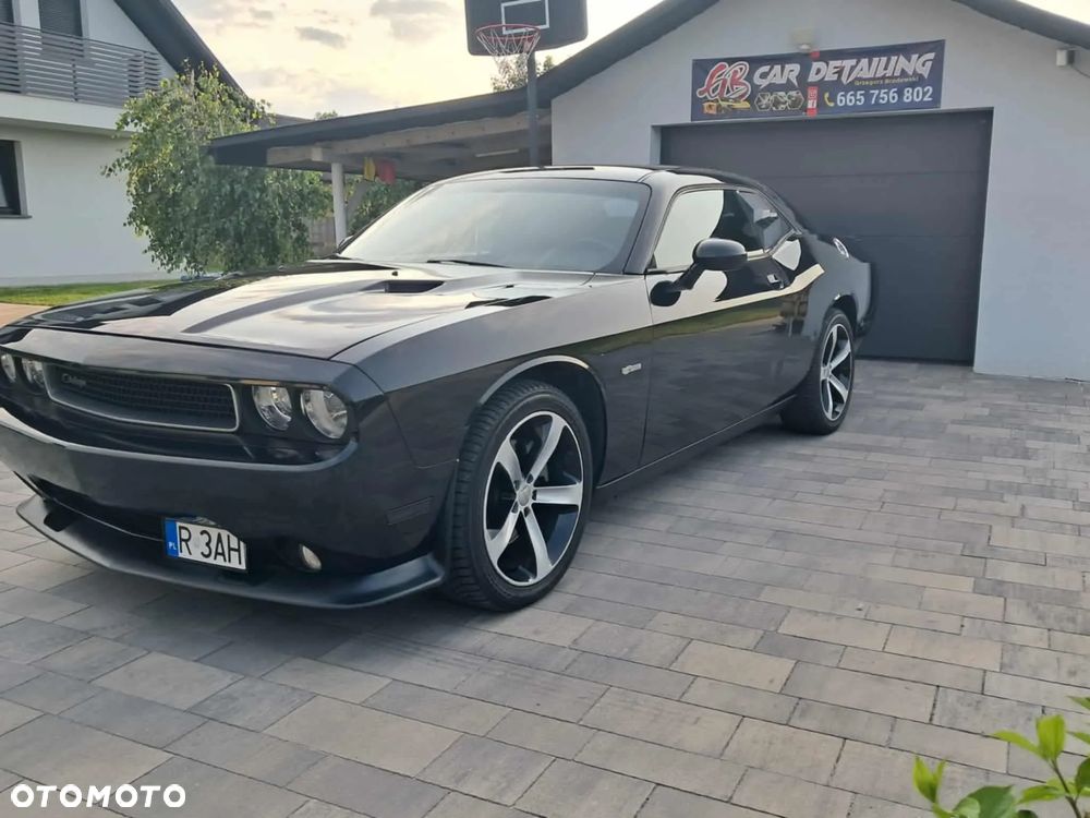 Dodge Challenger - 1