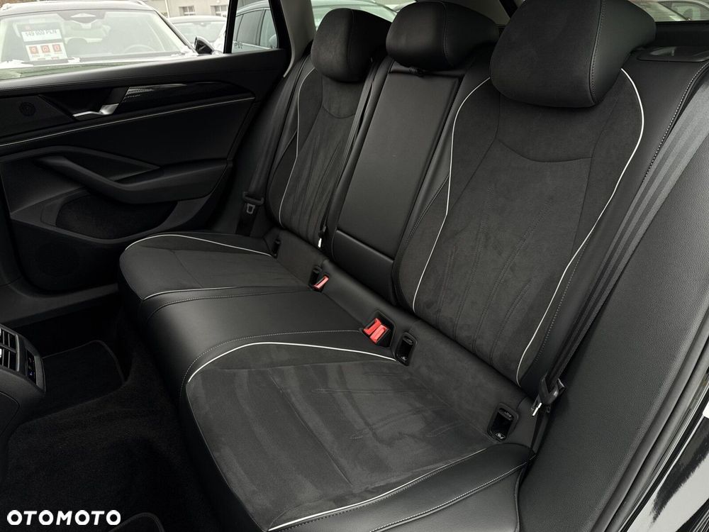 Volkswagen Passat - 15