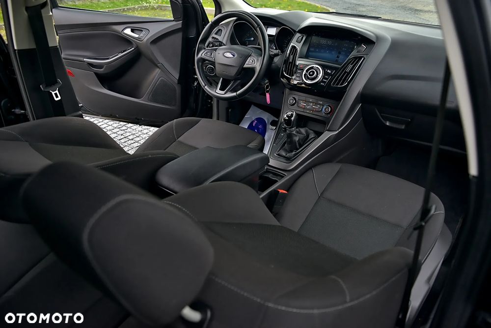 Ford Focus - 38