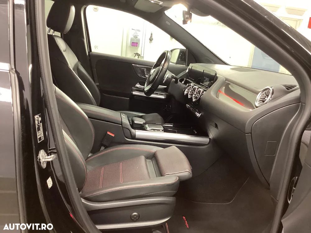 Mercedes-Benz GLA - 4