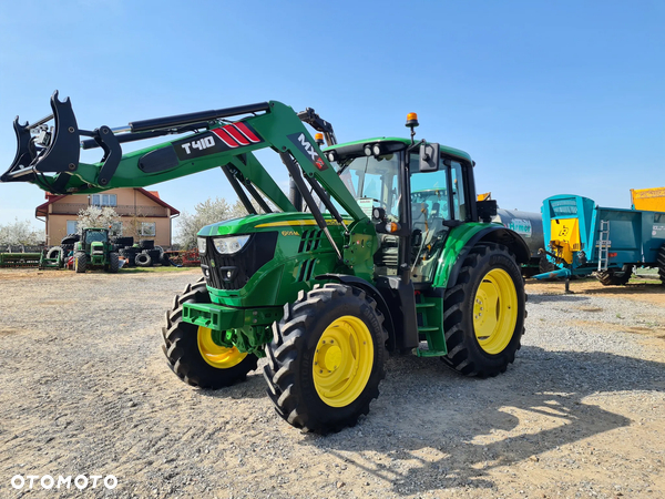 John Deere 6105M