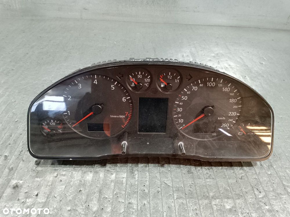 LICZNIK AUDI A6 C5 4B0920931C 110.008.948/016 2.4 - 1