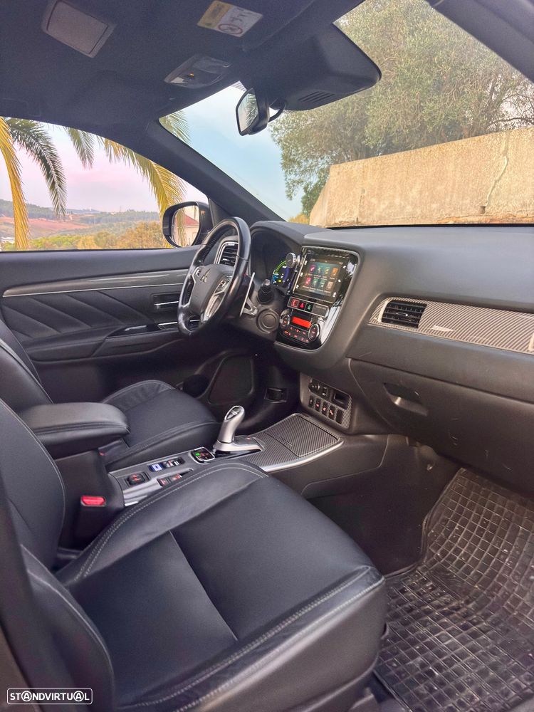 Mitsubishi Outlander 2.0 PHEV Intense Navi - 12