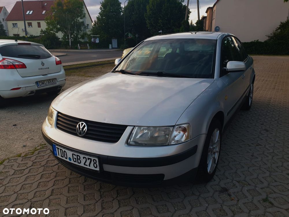 Volkswagen Passat 1.6 Highline - 3