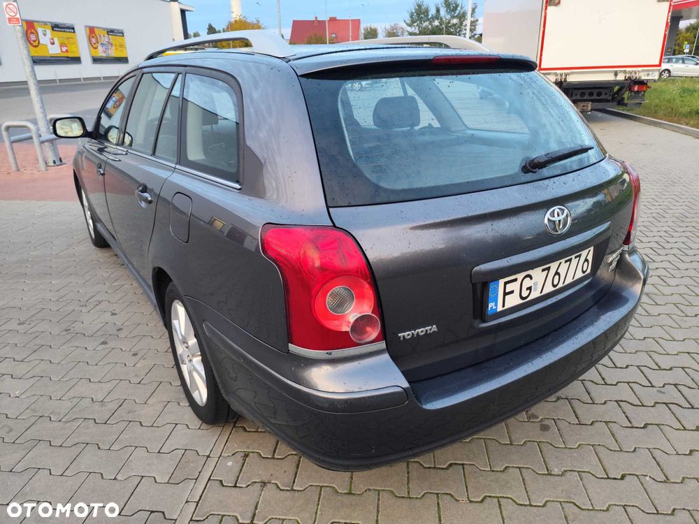 Toyota Avensis - 6