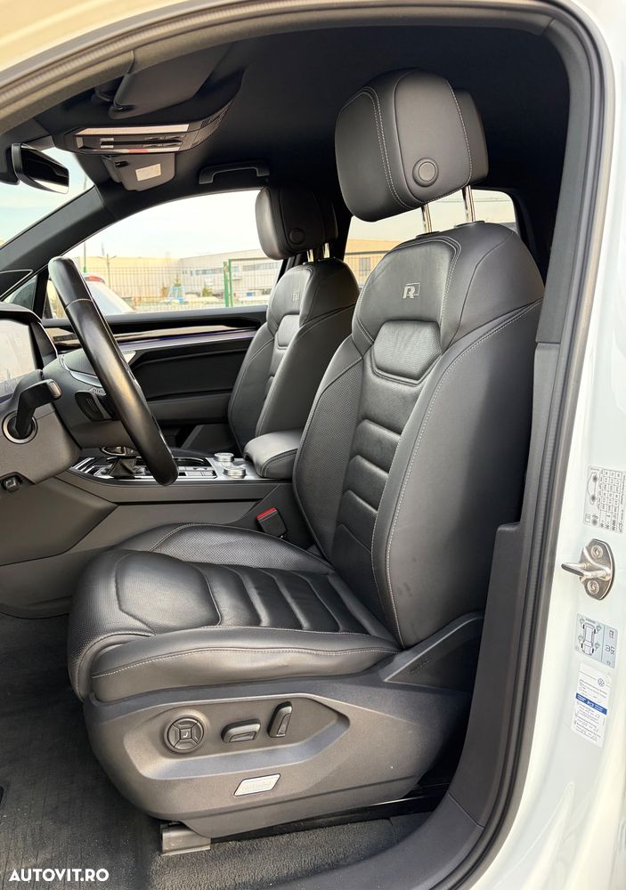 Volkswagen Touareg - 27