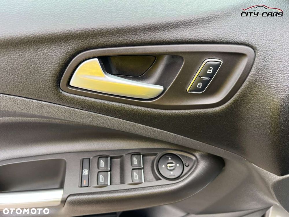 Ford Kuga - 12