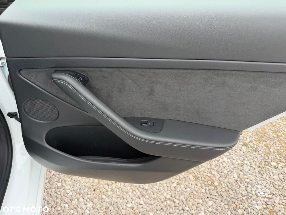 Tesla Model 3 RWD - 29