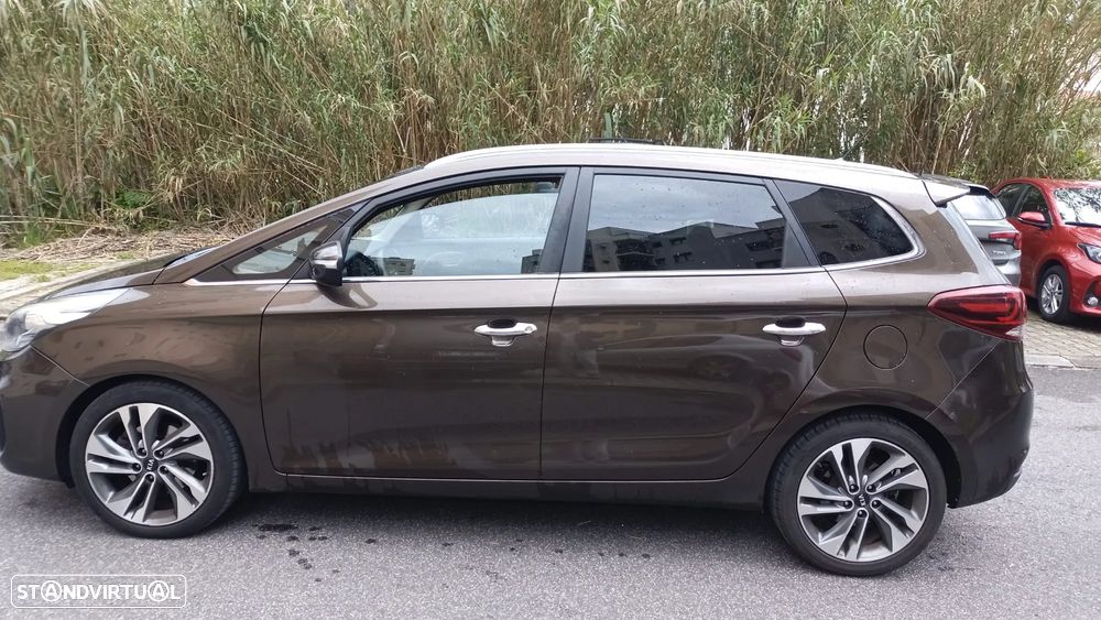 Kia Carens 1.7 CRDi ISG EX - 4