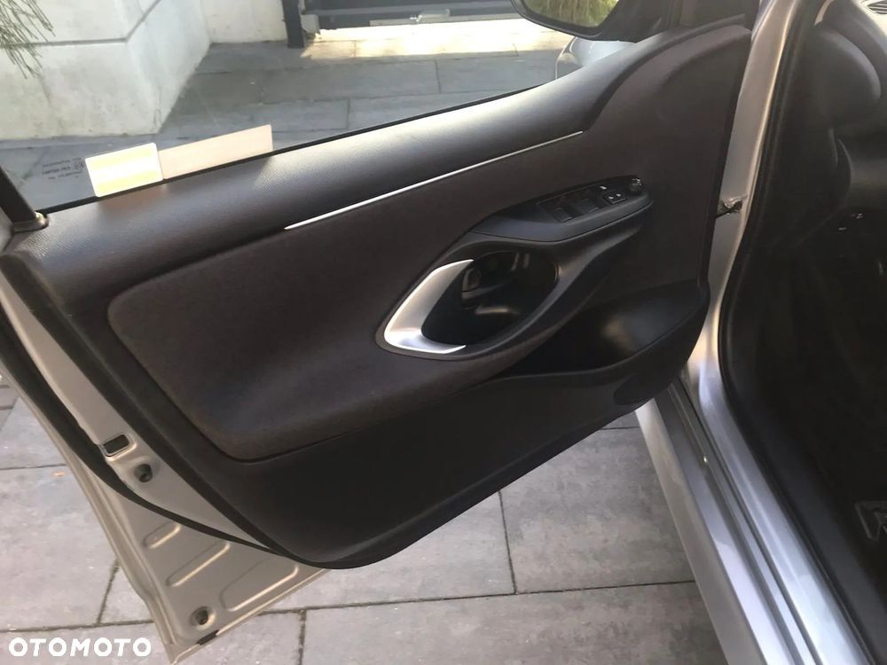 Toyota Yaris Hybrid 1.5 Executive - 24